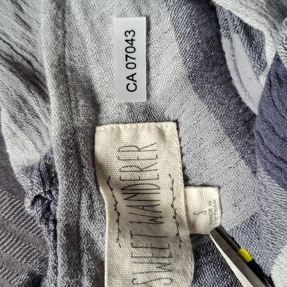 Sweet Wanderer. Cold shoulder,‎ summer top - Picture 3 of 3